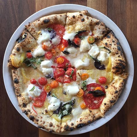Pomodoro Pizza .